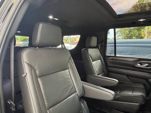 Used 2022 Chevrolet Suburban LT w/ Luxury Package AWD/4WD image 32