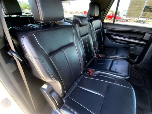 Used 2021 Ford Expedition Max XLT image 19