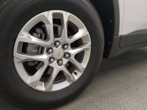 Used 2020 Chevrolet Traverse LS image 31