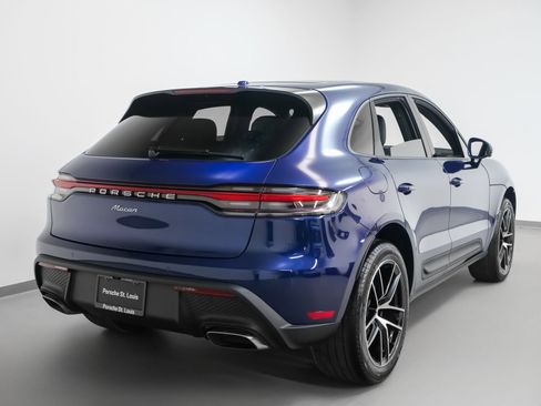 Used 2025 Porsche Macan image 10
