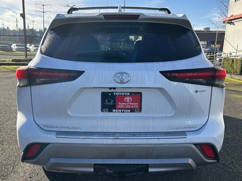 New 2026 Toyota Highlander Platinum image 6