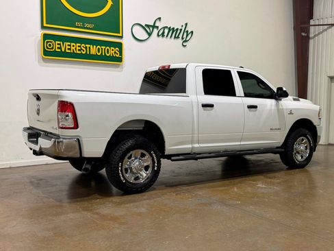 Used 2022 RAM 2500 Tradesman w/ Chrome Appearance Group AWD/4WD image 8