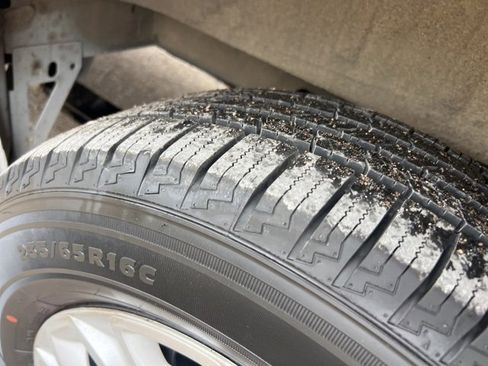 Certified 2024 Ford Transit 350 XLT image 21