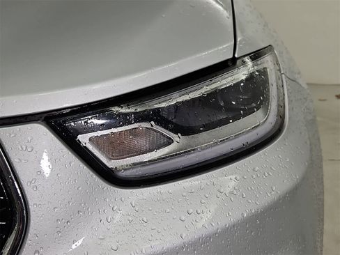 Used 2024 Chrysler Pacifica Touring-L image 10