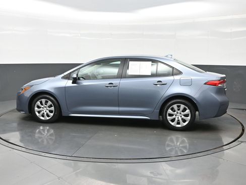 Used 2024 Toyota Corolla LE FWD image 3