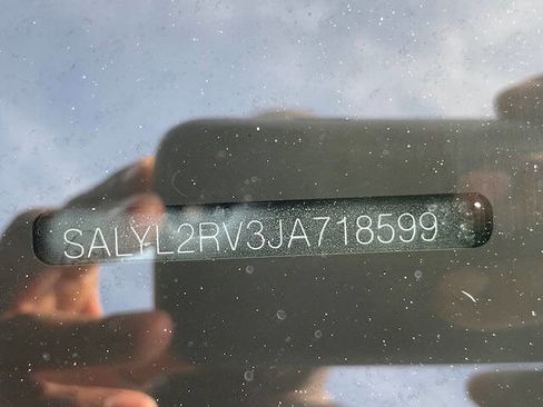 Used 2018 Land Rover Range Rover Velar R-Dynamic SE image 34