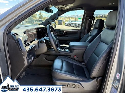 Used 2025 Chevrolet Suburban Z71 AWD/4WD image 13