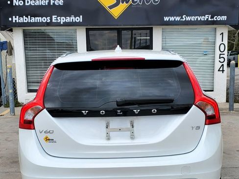 Used 2015 Volvo V60 T5 Premier image 12