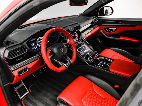 Used 2020 Lamborghini Urus image 47