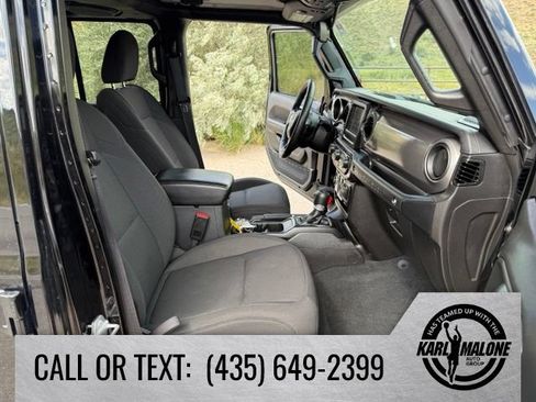 Used 2023 Jeep Wrangler Unlimited w/ Cold Weather Group AWD/4WD image 35