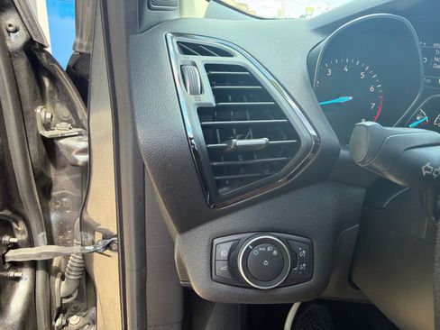 Used 2018 Ford Escape Titanium FWD image 22
