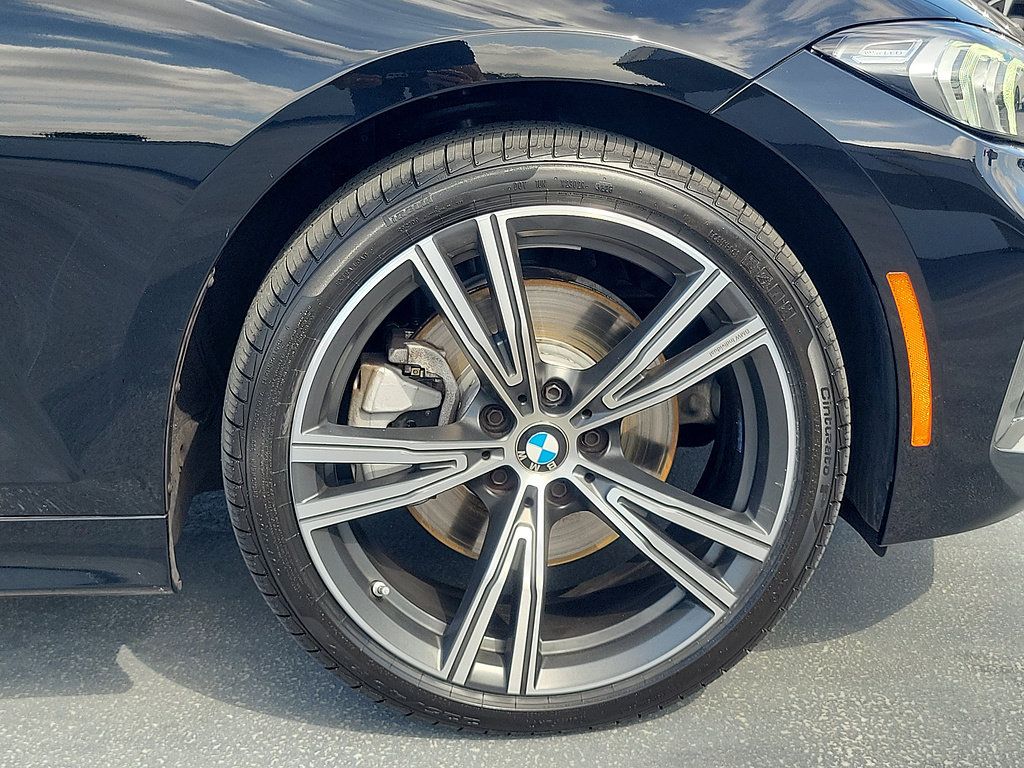 Used 2024 BMW 330i Sedan w/ Convenience Package RWD image 5