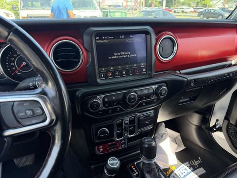 Used 2021 Jeep Wrangler Unlimited Rubicon w/ Uconnect 4C Nav & Sound Group AWD/4WD image 23
