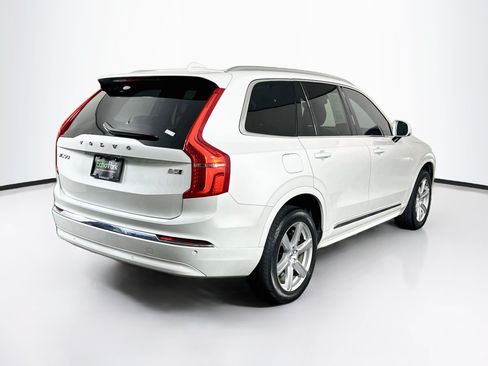 Used 2024 Volvo XC90 B5 Core AWD/4WD image 9