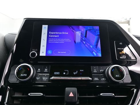 Used 2024 Toyota Highlander LE image 20