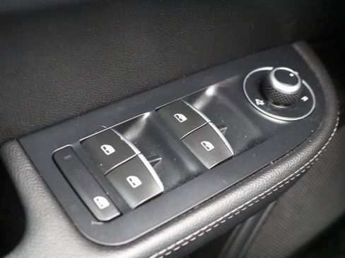 Used 2017 Alfa Romeo Giulia AWD image 18