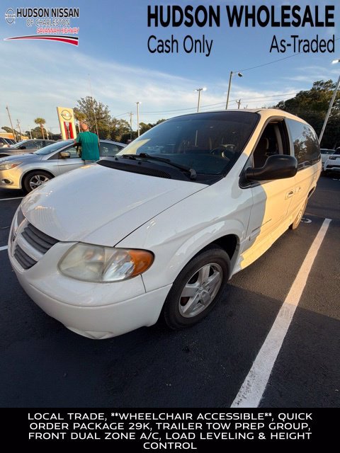 Used 2007 Dodge Grand Caravan SXT w/ Trailer Tow Prep Group FWD image 1