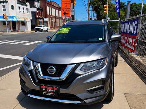 Used 2019 Nissan Rogue S w/ Special Edition Package AWD/4WD image 4