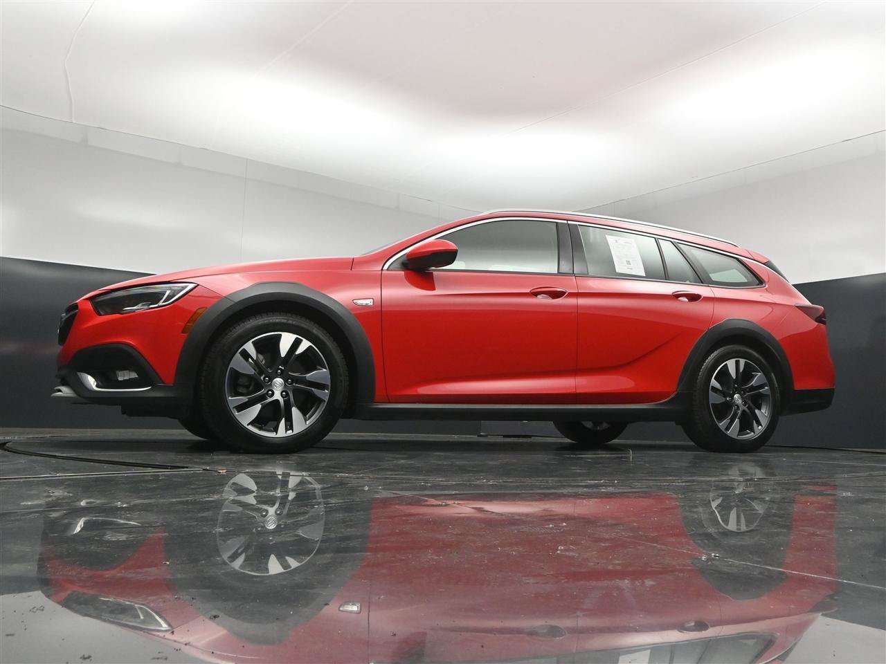 Used 2018 Buick Regal Preferred w/ Sights and Sounds Package AWD/4WD image 28
