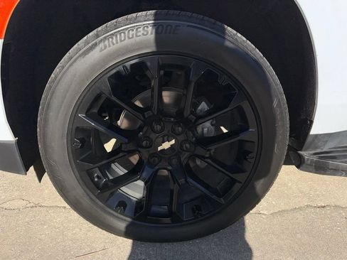 Used 2022 Chevrolet Suburban LT AWD/4WD image 48