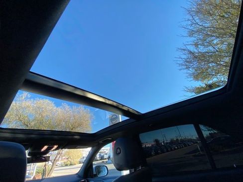 Used 2022 Mercedes-Benz GLE 350 4MATIC w/ AMG Line Exterior image 17