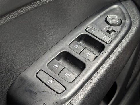 Used 2023 Hyundai Venue SEL w/ Cargo Package image 24