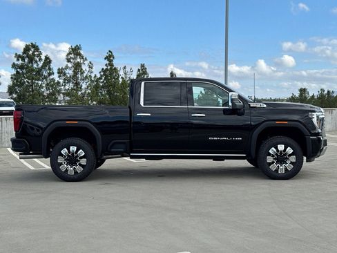 New 2026 GMC Sierra 2500 Denali w/ Denali Reserve Package image 7