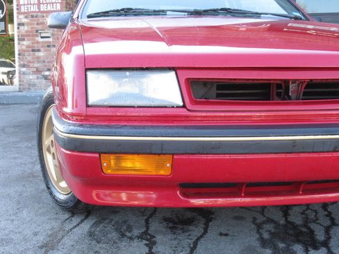 Used 1989 Dodge Shadow 2-Door Hatchback FWD image 3