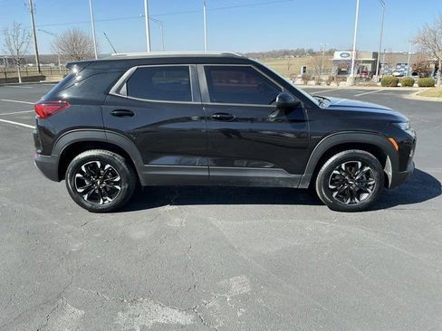 Used 2021 Chevrolet TrailBlazer LT w/ Convenience Package image 2