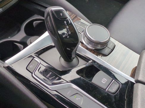 Used 2019 BMW 530e image 26