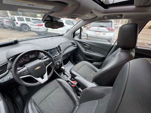 Used 2018 Chevrolet Trax LT w/ Sun & Sound Package image 25