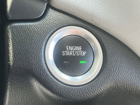 Used 2022 Chevrolet Equinox LS w/ LS Convenience Package FWD image 15