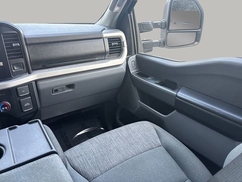 Used 2024 Ford F250 XLT image 16