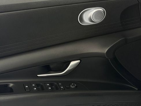 Certified 2023 Hyundai Elantra SE FWD image 13