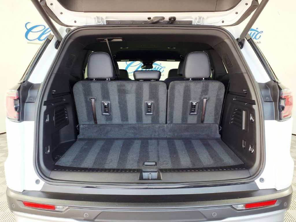 Used 2024 GMC Acadia Elevation w/ Luxury Package FWD image 10