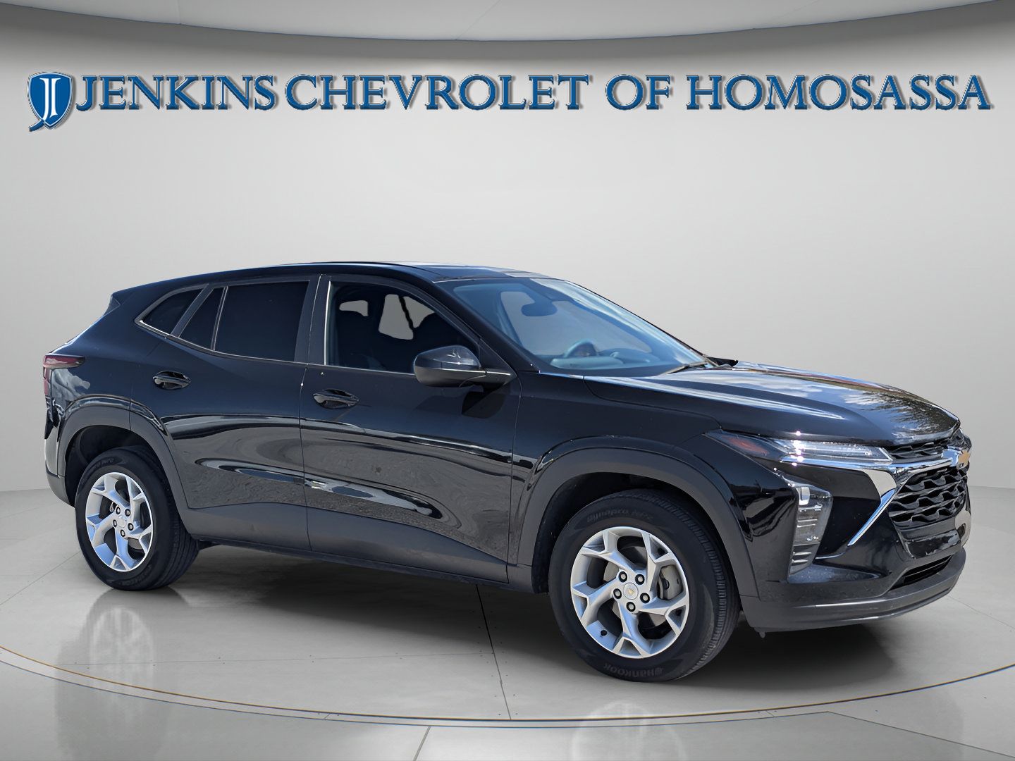 Used 2024 Chevrolet Trax LS w/ LS Convenience Package FWD image 2