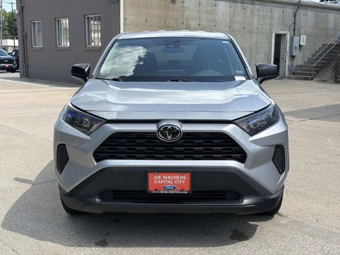 Used 2022 Toyota RAV4 LE AWD/4WD image 10