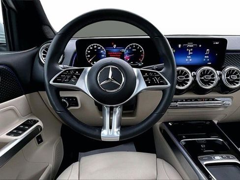 Certified 2025 Mercedes-Benz GLB 250 250 image 11