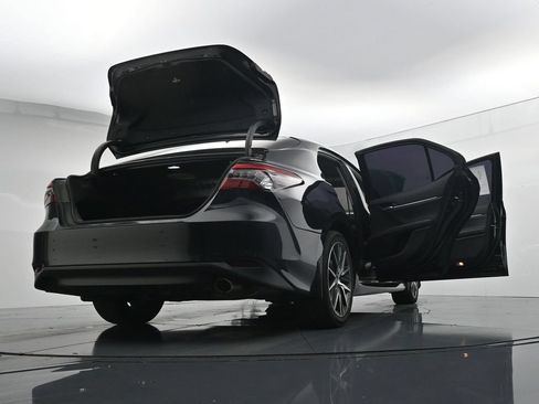 Used 2024 Toyota Camry XLE FWD image 30