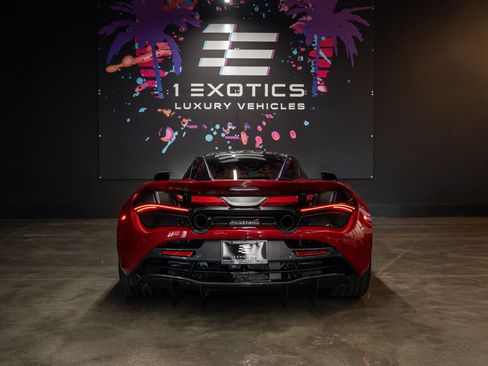 Used 2018 McLaren 720S RWD image 6