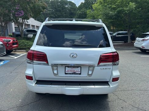 Used 2013 Lexus LX 570 4WD w/ Luxury Pkg image 6