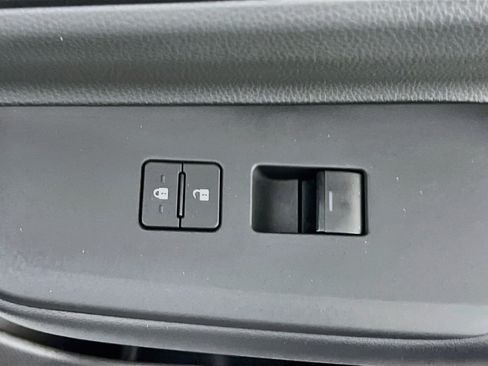 Used 2024 Toyota Prius LE FWD image 30