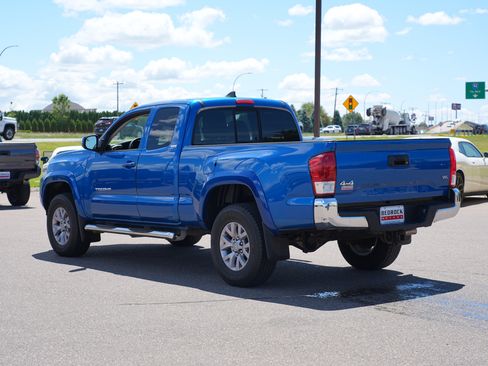 Used 2016 Toyota Tacoma SR5 w/ SR5 Appearance Package (SN) AWD/4WD image 5