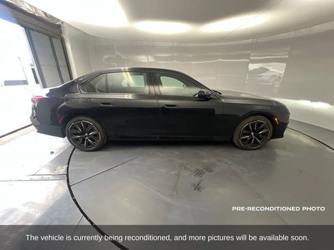Used 2026 BMW 740i w/ Premium Package RWD image 7