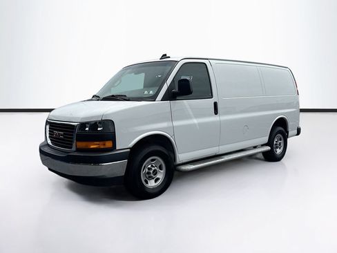 Used 2024 GMC Savana 2500 w/ Driver Convenience Package RWD image 3