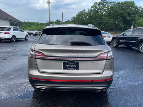 Used 2019 Lincoln Nautilus Reserve FWD image 5