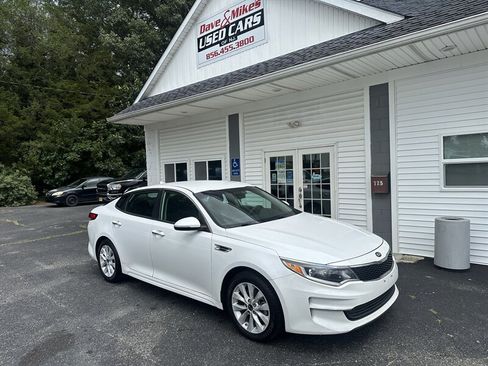 Used 2017 Kia Optima LX FWD image 1