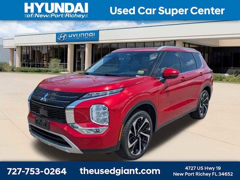 Used 2023 Mitsubishi Outlander SE AWD/4WD image 1