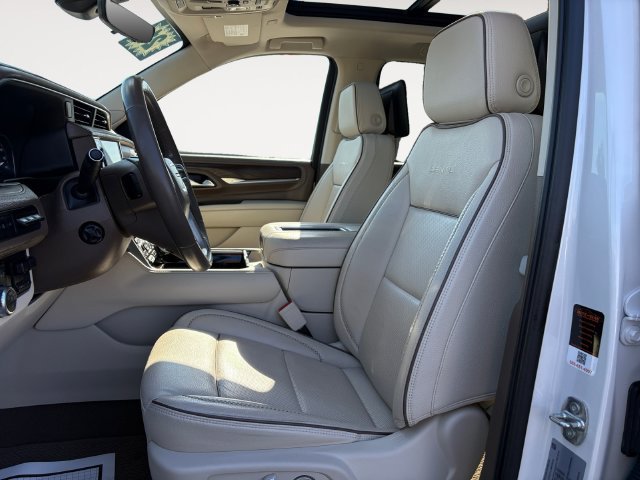 Used 2021 GMC Yukon XL Denali w/ Denali Ultimate Package AWD/4WD image 9