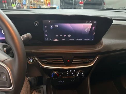 Used 2024 Buick Encore GX Sport Touring w/ Experience Buick Package image 11